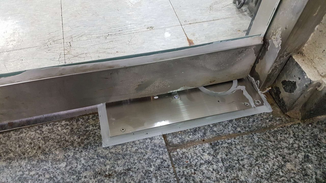 노후 플로어힌지 교체 — 서초구 방배동 대학교 시공사례